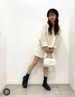 ケーブルVネックセーター／ミニスカート（セットアップ商品）