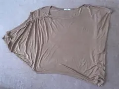 【Loaf】 アシンメトリー Tシャツ(キャメル)のサムネイル