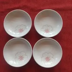 桜模様の白い丸型皿 4枚セット