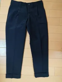 ICB 黒 テーパードパンツ