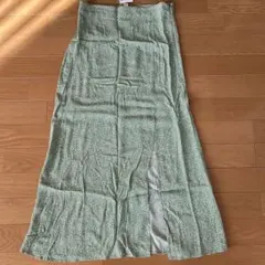 H&M 小花柄　スリット入りAラインタイトスカートのサムネイル