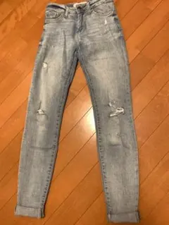 Bershka ベルシュカ　ダメージデニム スキニー ジーンズ　サイズ32