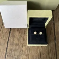 ヴァンクリーフ＆アーペル スウィートアルハンブラ 18K レッドアゲート