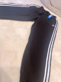 adidas パンツ　新品未使用　人気