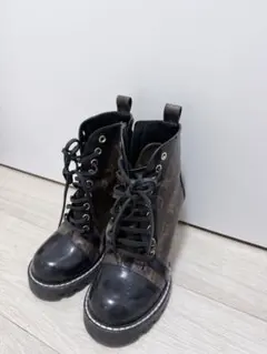 LOUIS VUITTON モノグラム レースアップブーツのサムネイル
