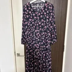花柄長袖ワンピース 黒