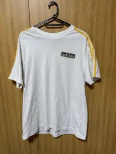 adidas ホワイト Tシャツ イエローストライプ