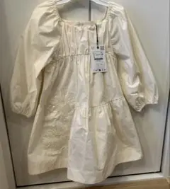 【ZARA】シャイニーフラワーワンピース　ポプリン素材　116cm