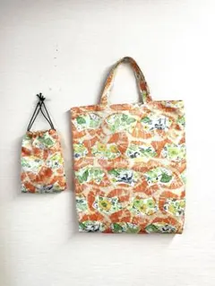 着物リメイク　エコバッグ　小紋　オレンジ色の生地に鮮やかな柄