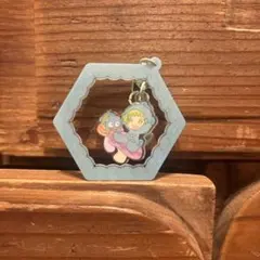 魔入りました！入間くん×サンリオ ゆらゆらアクリルキーホルダー クララ