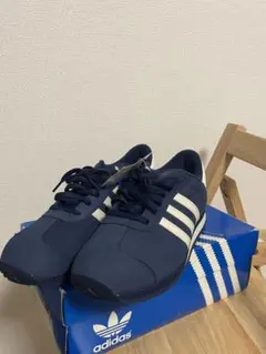 adidas ネイビー スニーカー 3本ストライプ
