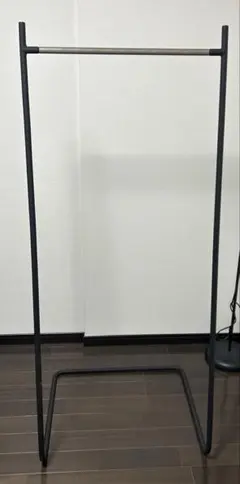 期間限定値下げ★ブラック　ハンガーラックのサムネイル
