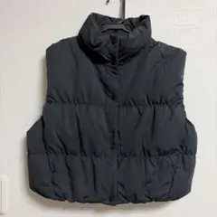 美品】UNIQLOc ダウンクロップドベスト BLACK M - メルカリ