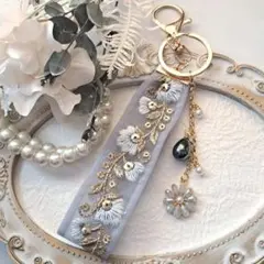 ⭐3159⭐❣️大人可愛い華やかアクセ❣️オリジナル✴インド刺繍バッグチャーム