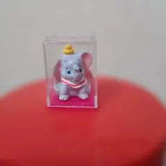 ✨️美品✨️ダンボ フィギュア 透明ケース入り　ディズニー　DISNEY