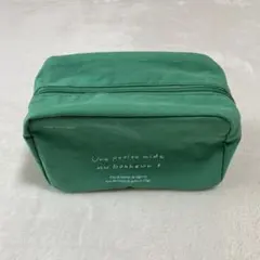 新品未使用　スリーコインズ　トラベルポーチグリーンのサムネイル