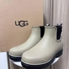 新品　未使用　UGG レインブーツ サイドゴア ベージュ　長靴　ブーツ　ボアのサムネイル