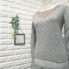 シャンブルドゥシャーム【F】レディース ラウンドネックセーター 花柄刺繍