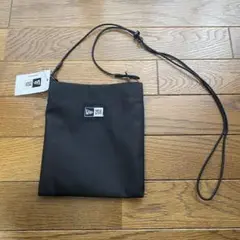 【タグ付き新品未使用】ニューエラ フラットネックポーチ ボックスロゴ ブラック