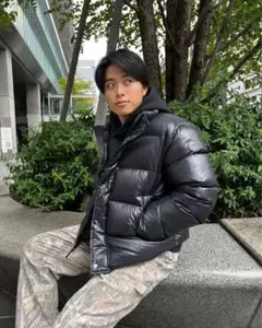 黒 ダウンジャケット テカテカ　Abercrombie&Fitch