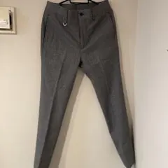 グレー スラックス