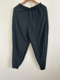 【極美品】プリーツプリーズ 22AW ポケットあり 変形 プリーツパンツ 紺 4 極美品】プリーツプリーズ 22AW ポケットあり 変形 プリーツ