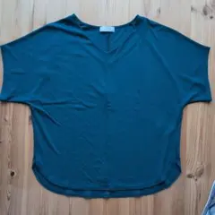 any SiS ダークグリーン Vネック Tシャツ