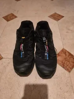 salomon スニーカー