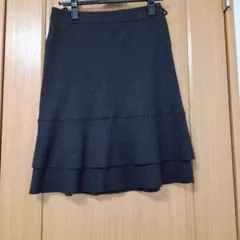 ほぼ新品☆アンタイトル☆ダークグレー☆フレアスカート☆2段フリル☆７号