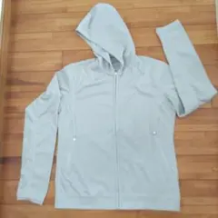 ユニクロ（UNIQLO）「ドライEXUVカットフルジップパーカ　XLのサムネイル