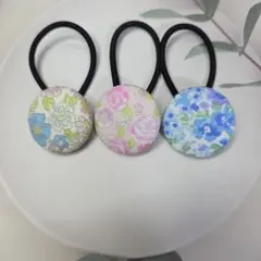 セール！！お揃い リバティ ひらひらレース付 くるみボタン ヘアゴム3