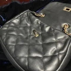 ブラックレザー キルティングショルダーバッグ