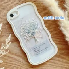 【みぃ】スマホに挟める ミニブーケ　ドライフラワー　インナーシート いちごみるく】スマホに挟める ミニブーケ ドライフラワー インナー