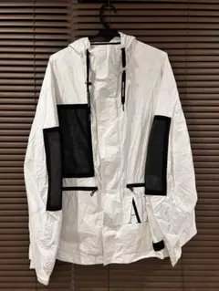 Armani Exchange ホワイトナイロンジャケット XS Armani Exchange ホワイトナイロンジャケット XS ARMANI EXCHANGE