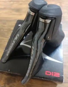 ULTEGRA Di2 ST-R8070 左右セット【新品ブラケットカバー】 - メルカリ