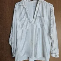 ホワイトストライプ Vネック長袖シャツ