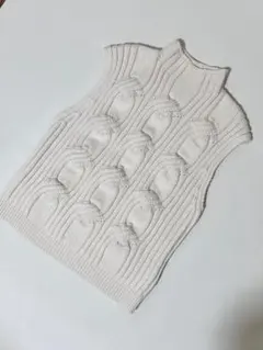 新品　ZARA　ケーブルニットベストL