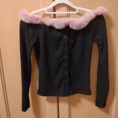 SHEIN　dazy ファー付オフショルカットソー