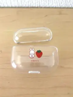 AirPodsケース　　ミッフィー　　いちご