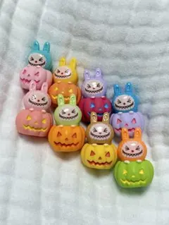 ウサギとカボチャのデコレーションパーツ　フィギュア　ラブブ　ハロウィン