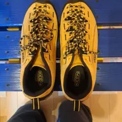 KEEN アウトドアシューズ イエロー