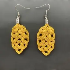 Ｐ141 水引ピアス　葉っぱ型　伝統工芸　和装小物　着物