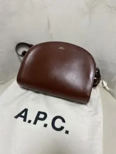 APC ハーフムーンショルダーバッグ　保存袋付き
