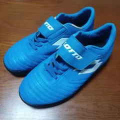 LOTTO 子供用サッカーシューズ 青 ストラップ付き　22cmのサムネイル