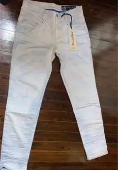 新品 タグ付きDIESELのデニム