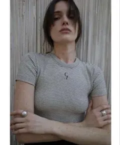 2026 クラネ　CLANE ロゴクロップトタイトT Tシャツのサムネイル