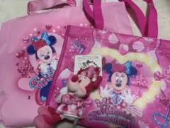 ミニーのファンダーランド　トートバッグ2種&ミニーぬいぐるみチャーム
