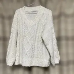 ★在庫処分タイムSALE中★ホワイト Vネック ケーブル編み セーター