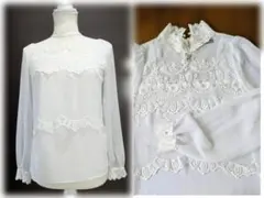 EMODA 胸元透け感有り　ホワイトブラウス 　レース使い　S サイズ