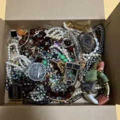 遺品整理•生前整理 国内外 小物入れ•箱付き ヴィンテージ アクセサリー